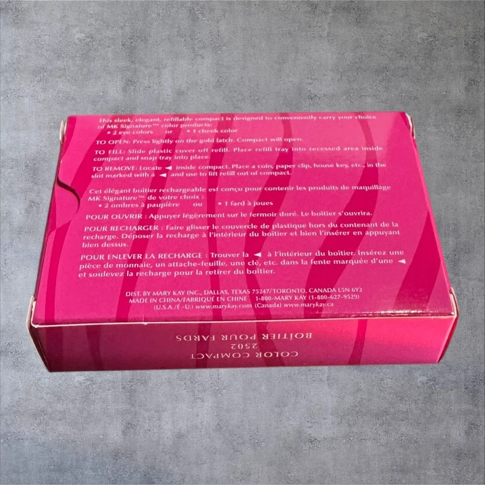 Mary Kay MK Signature Color Compact 2502 Refillable Makeup Case‎ NIB